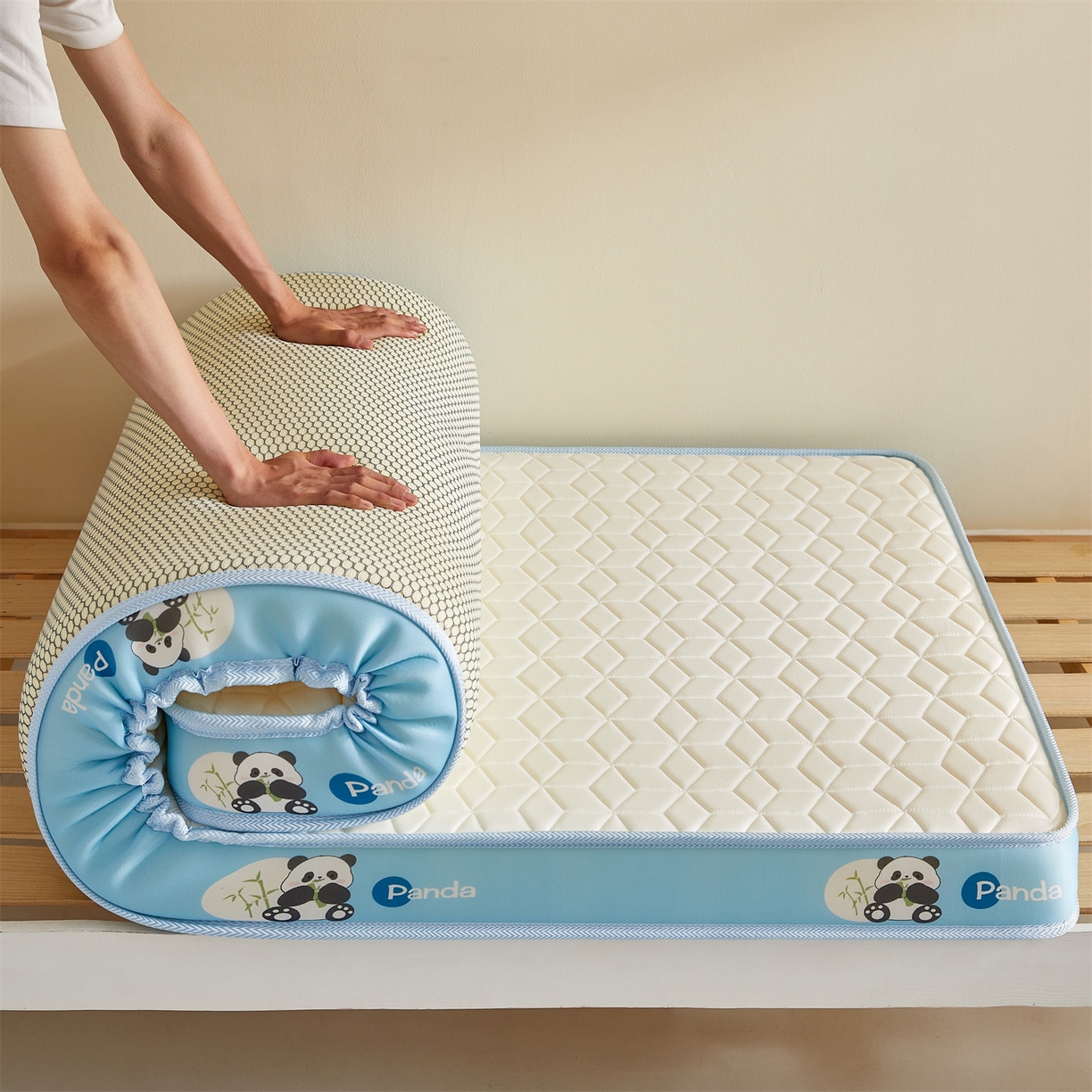 91家纺网 家纺一手货源 找家纺 （总）伊先生家纺 2025新款简约卡通硅胶海绵床垫学生款熊猫黄鸭款