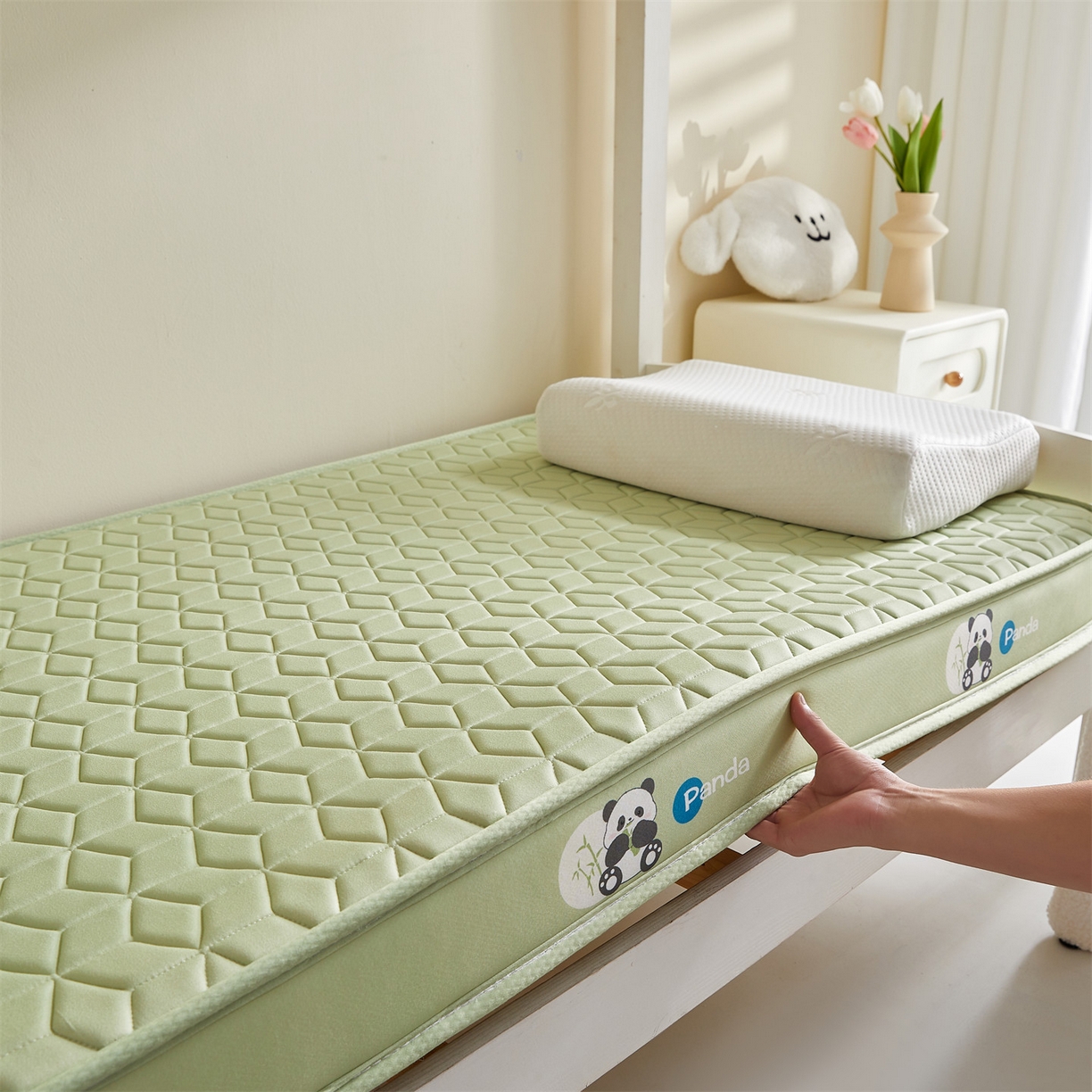 91家纺网 家纺一手货源 找家纺 （总）伊先生家纺 2025新款简约卡通硅胶海绵床垫学生款熊猫黄鸭款