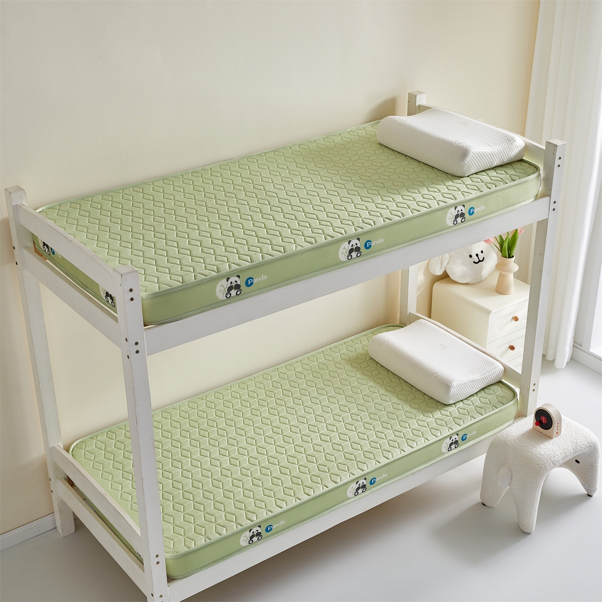 91家纺网 家纺一手货源 找家纺 （总）伊先生家纺 2025新款简约卡通硅胶海绵床垫学生款熊猫黄鸭款