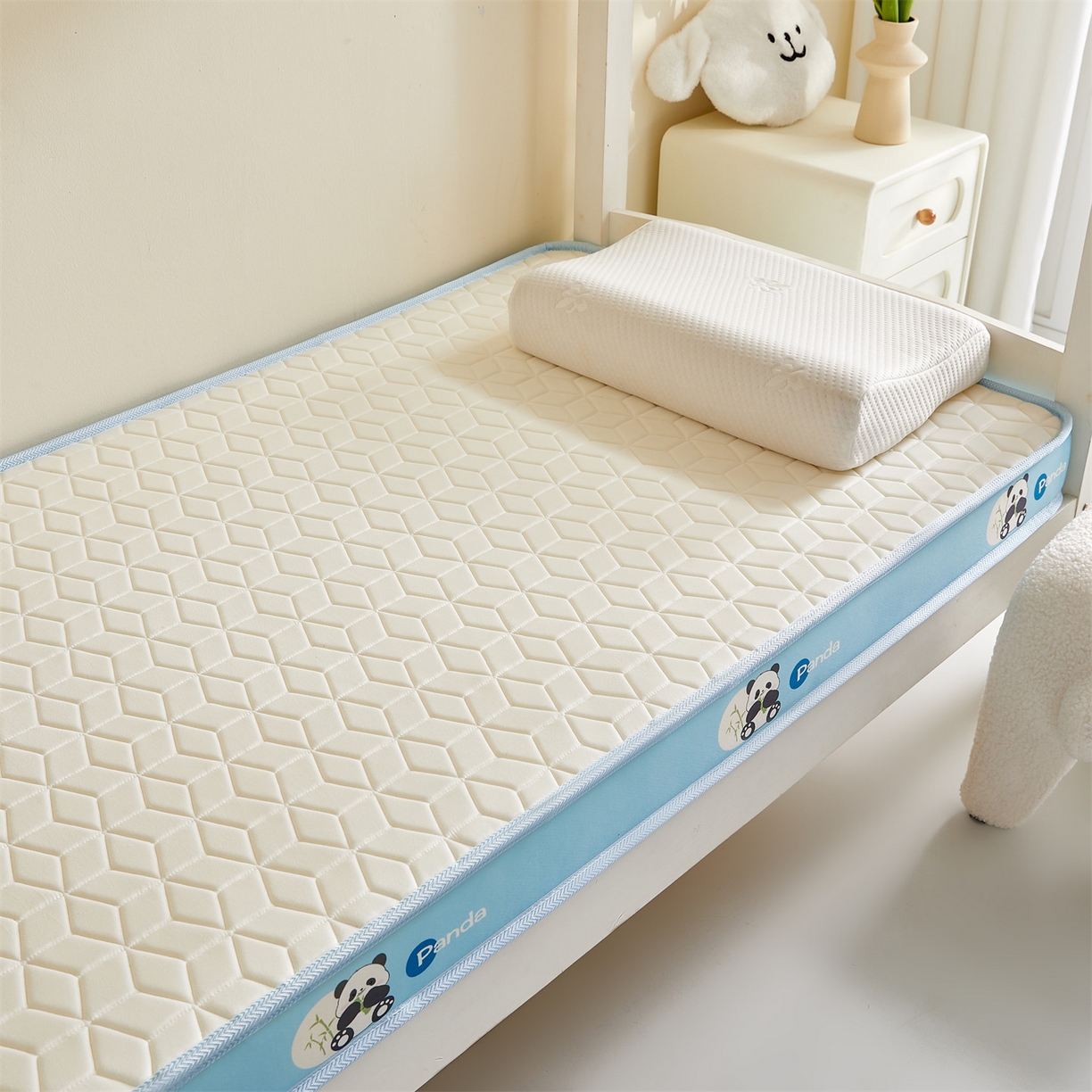 91家纺网 家纺一手货源 找家纺 伊先生家纺 2025新款简约卡通硅胶海绵床垫学生款熊猫黄鸭款 熊猫-白