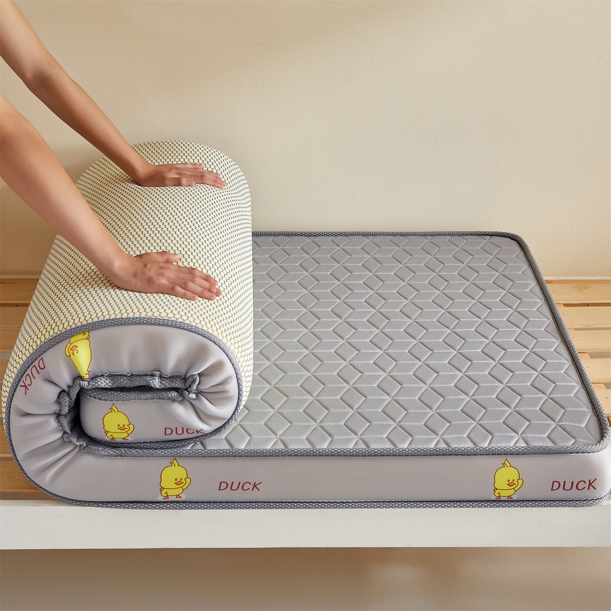 伊先生家纺 2025新款简约卡通硅胶海绵床垫学生款熊猫黄鸭款 黄小鸭-灰