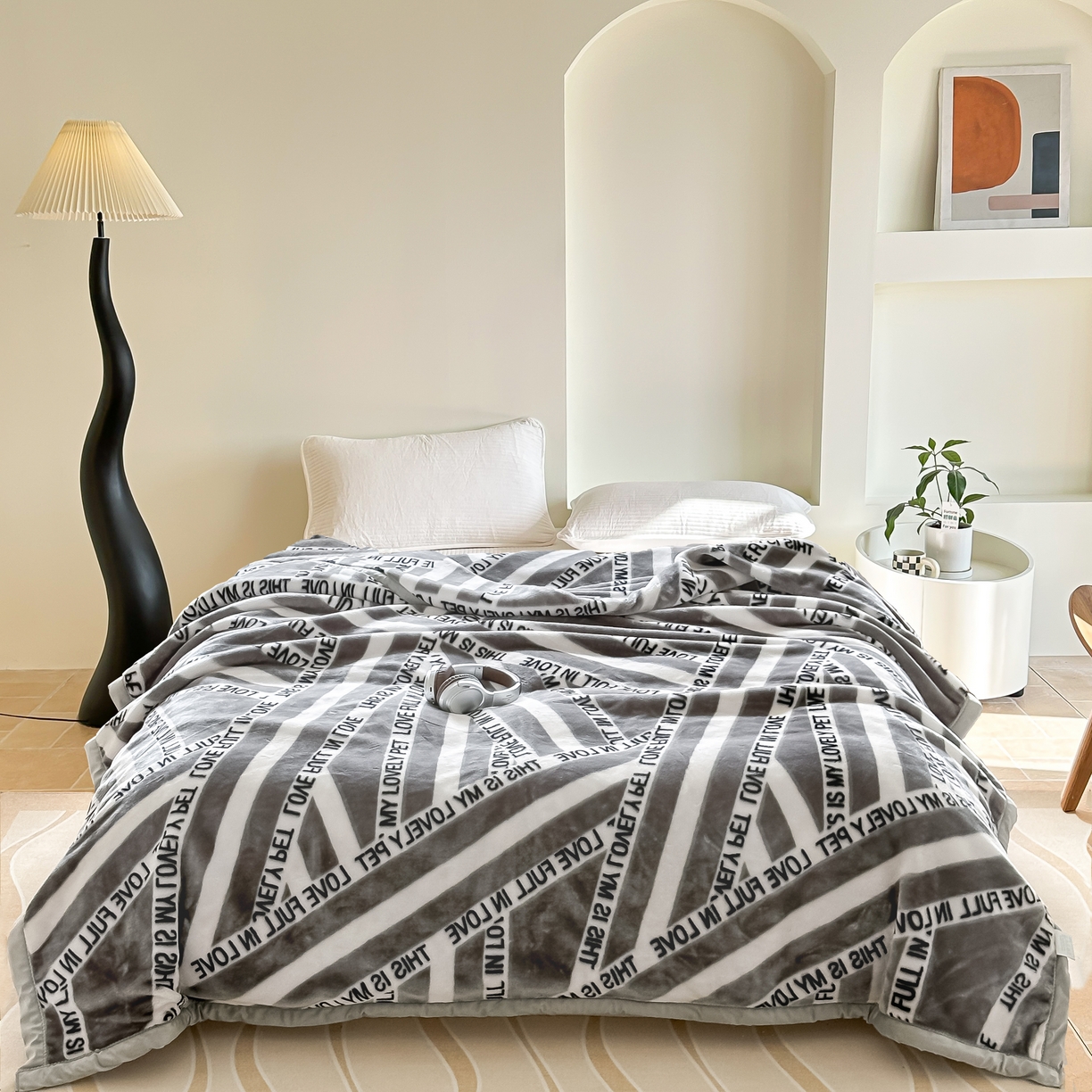 法莱妮毛毯 2025新款双层加厚拉舍尔毛毯 婚庆 单双人 厂家直销可定制 自由自在