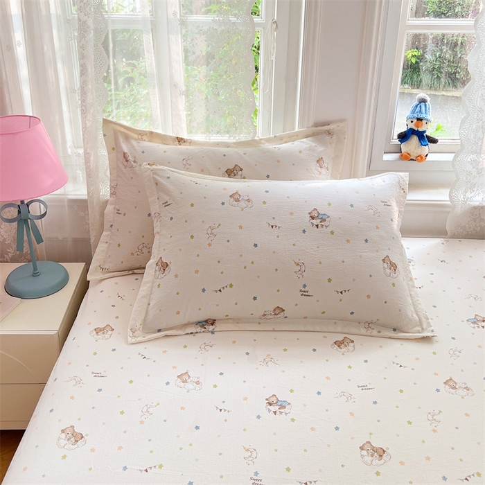 91家纺网 家纺一手货源 找家纺 梦舒羽 2025新款云感双层纱印花枕套宿舍单人枕芯套一对装枕头套 假日小熊