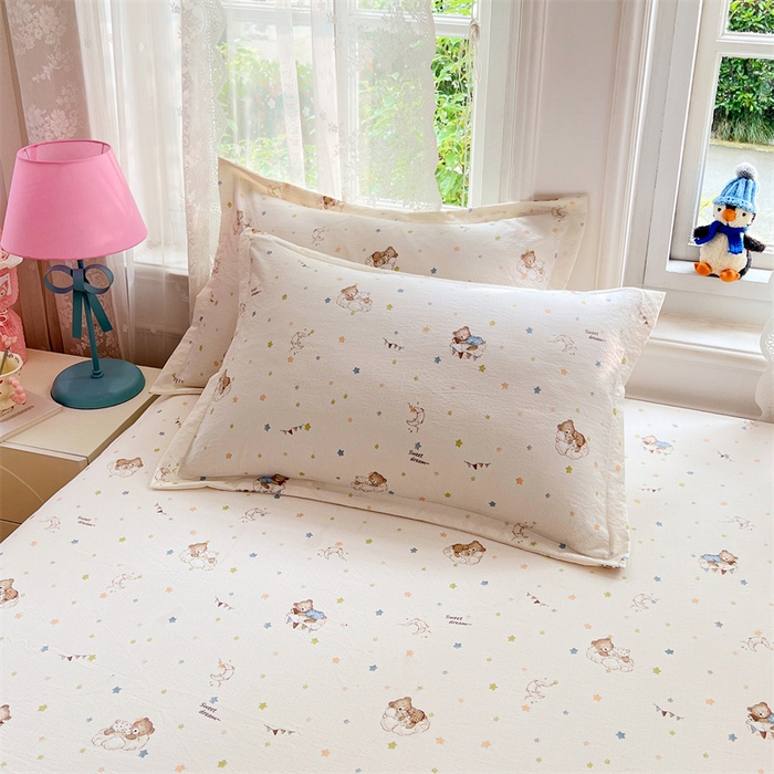 91家纺网 家纺一手货源 找家纺 梦舒羽 2025新款云感双层纱印花枕套宿舍单人枕芯套一对装枕头套 假日小熊