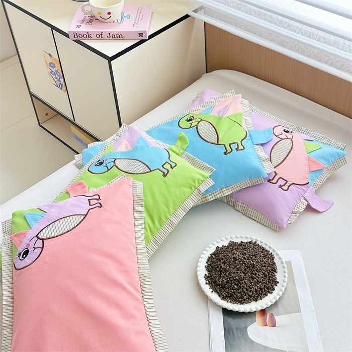 91家纺网 家纺一手货源 找家纺 卓昌枕芯 2025新款全棉纯棉多巴胺小恐龙荞麦枕羽丝绒枕枕头枕芯单枕芯 组合图仅供展示 30x50cm荞麦款单枕/只