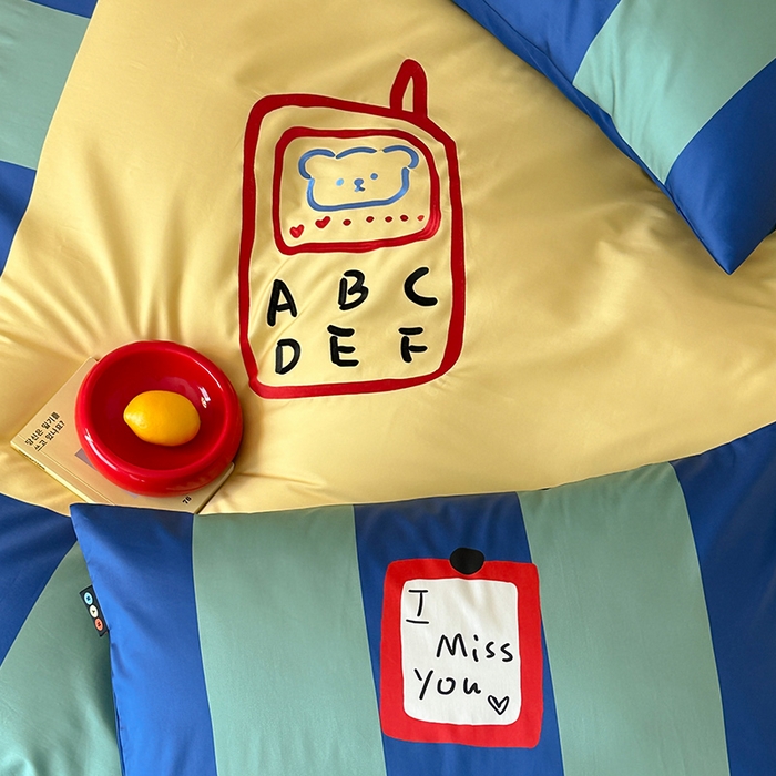 91家纺网 家纺一手货源 找家纺 RYB红黄兰 2025新款孟菲斯系列60s长绒棉刺绣全棉数码印花四件套 孟菲斯小熊