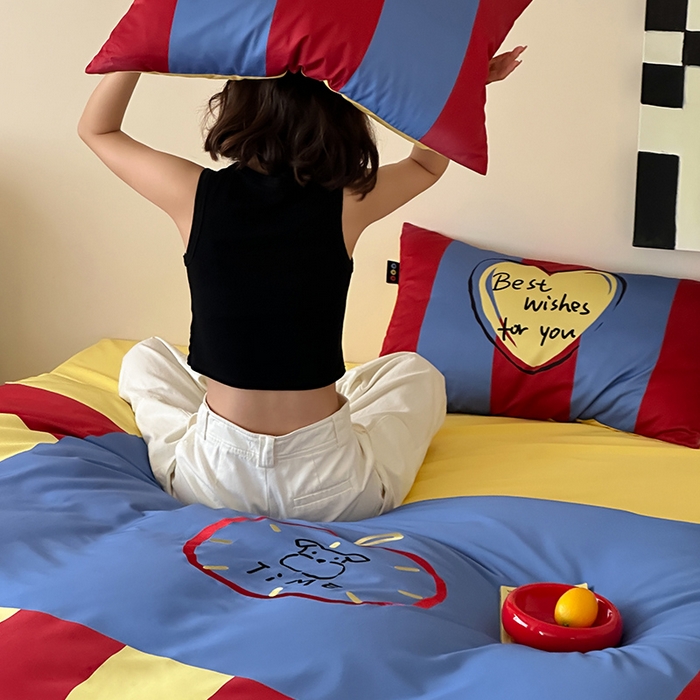 91家纺网 家纺一手货源 找家纺 RYB红黄兰 2025新款孟菲斯系列60s长绒棉刺绣全棉数码印花四件套 蒙德里安小狗