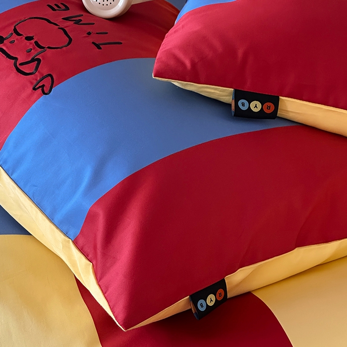 91家纺网 家纺一手货源 找家纺 RYB红黄兰 2025新款孟菲斯系列60s长绒棉刺绣全棉数码印花四件套 蒙德里安小狗