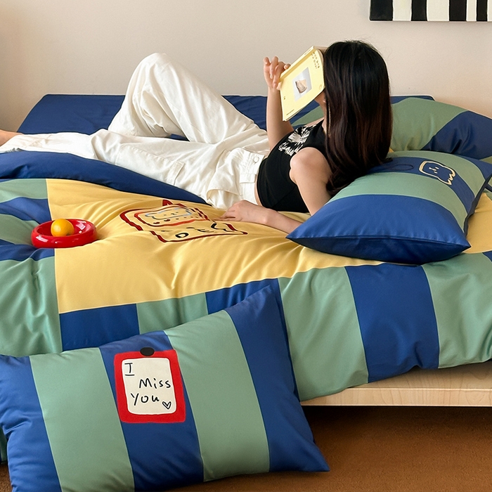 91家纺网 家纺一手货源 找家纺 RYB红黄兰 2025新款孟菲斯系列60s长绒棉刺绣全棉数码印花四件套 孟菲斯小熊