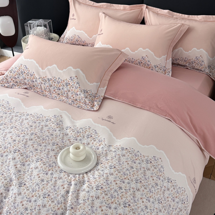 91家纺网 家纺一手货源 找家纺 艾迪尚家纺 2025新款云感超柔全棉磨毛印花四件套系列 夕月-粉