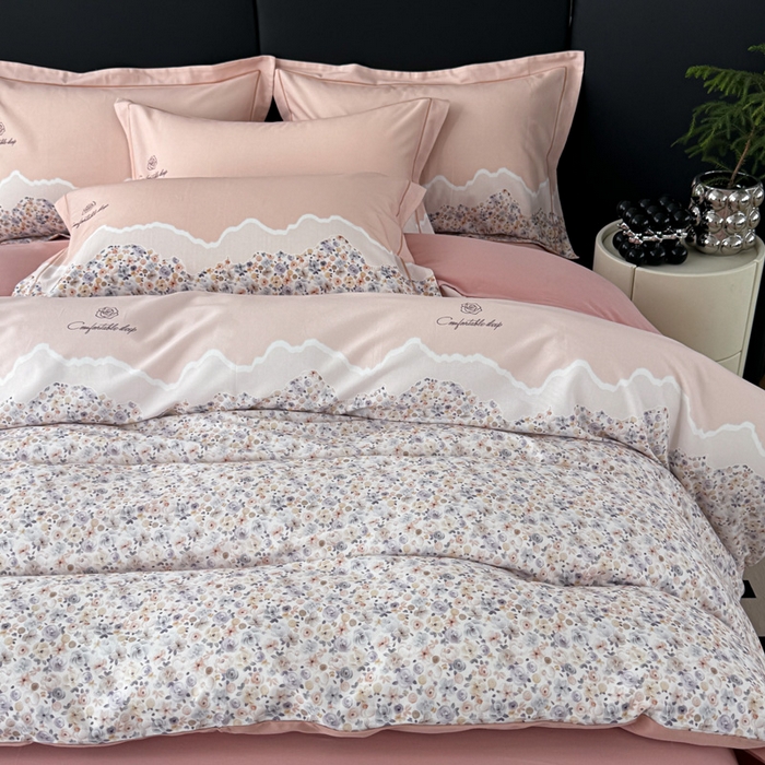 91家纺网 家纺一手货源 找家纺 艾迪尚家纺 2025新款云感超柔全棉磨毛印花四件套系列 夕月-粉