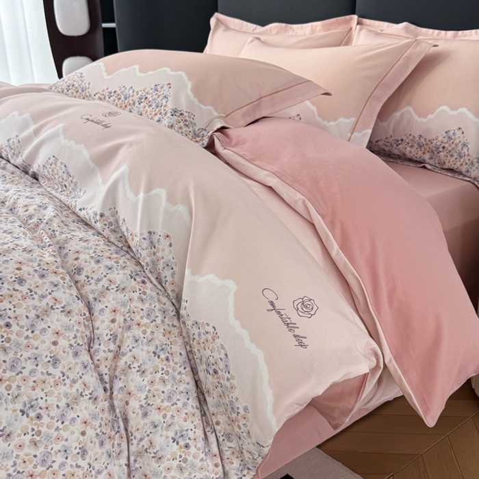 91家纺网 家纺一手货源 找家纺 艾迪尚家纺 2025新款云感超柔全棉磨毛印花单品床笠系列 夕月-粉