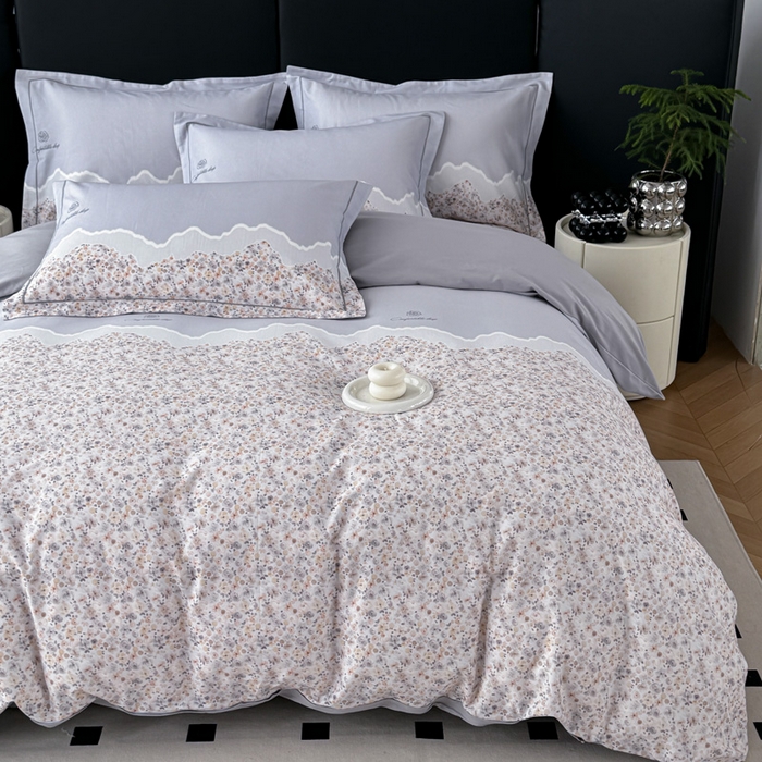 91家纺网 家纺一手货源 找家纺 艾迪尚家纺 2025新款云感超柔全棉磨毛印花单品床笠系列 夕月-灰