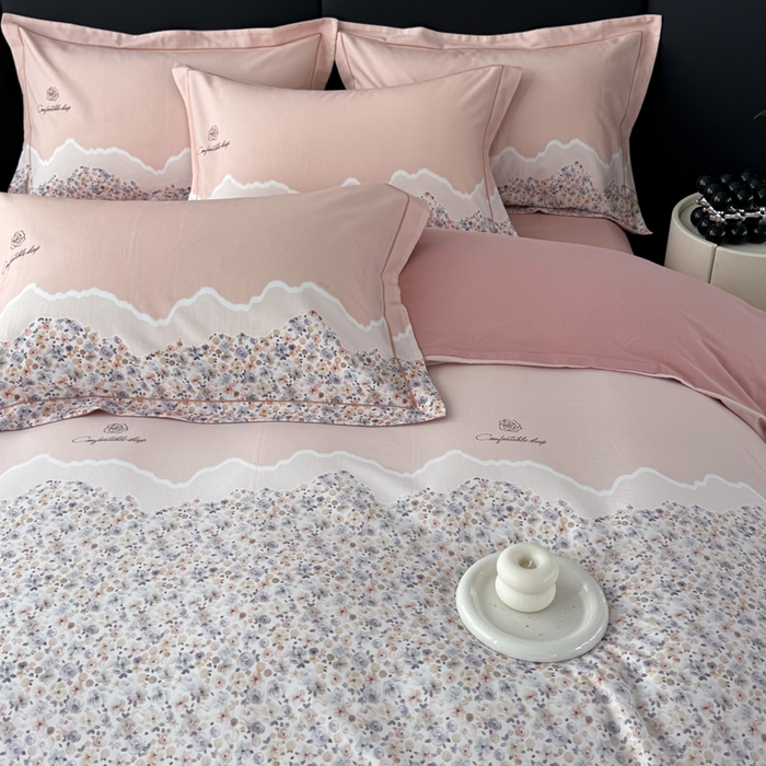 91家纺网 家纺一手货源 找家纺 艾迪尚家纺 2025新款云感超柔全棉磨毛印花单品被套系列 夕月-粉