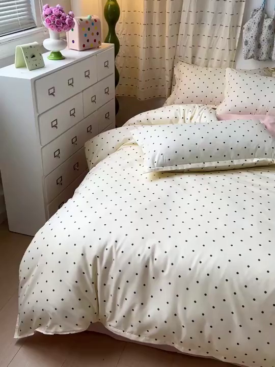 91家纺网 家纺一手货源 找家纺 楠沐家纺 2025新款格子系列亲肤芦荟棉磨毛单被套 粉色波点