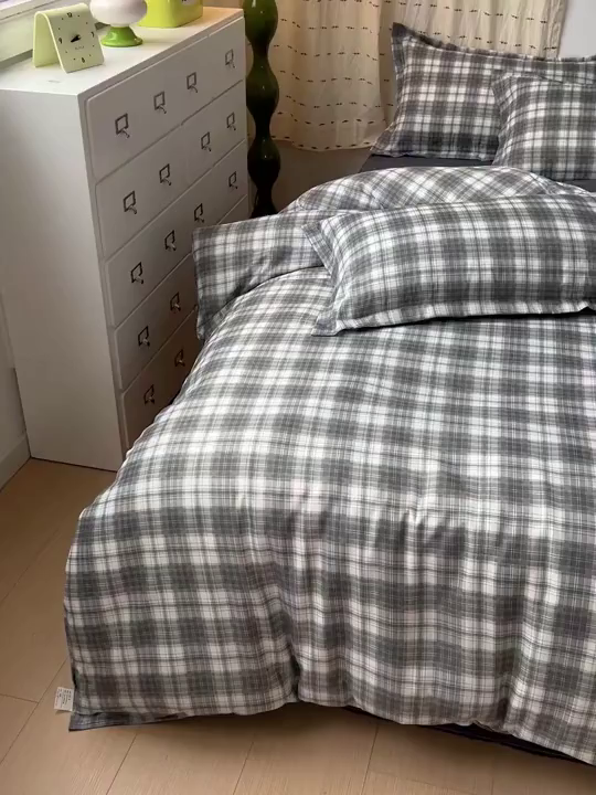 91家纺网 家纺一手货源 找家纺 楠沐家纺 2025新款格子系列亲肤芦荟棉磨毛单被套 洛可可灰