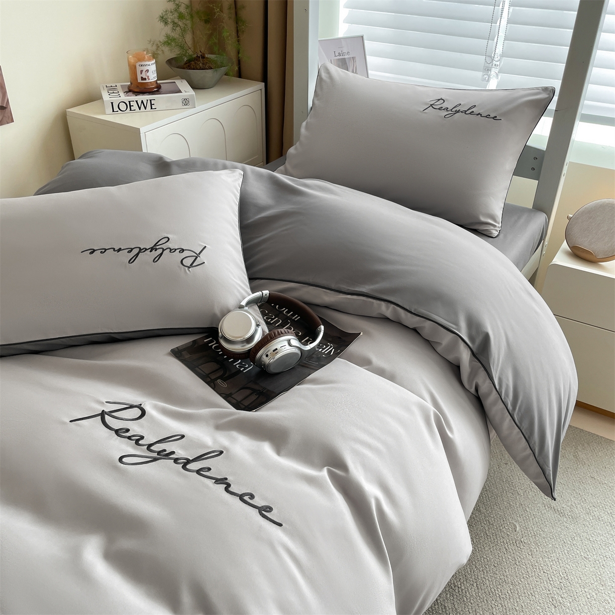 91家纺网 家纺一手货源 找家纺 笙意家纺 2025新款亲肤水洗棉麻绳款学生三件套-安琪系列 安琪-山灰+中灰