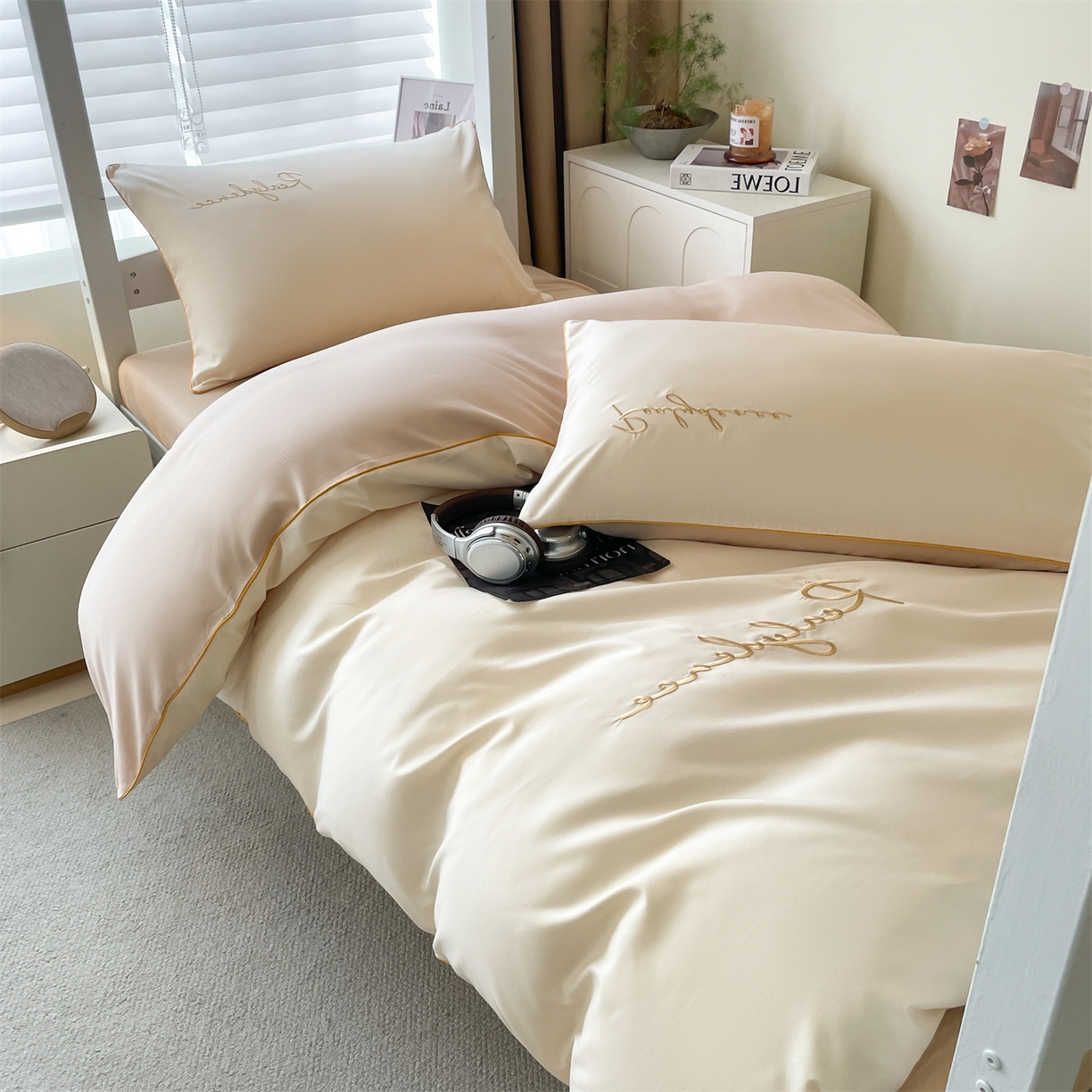 91家纺网 家纺一手货源 找家纺 笙意家纺 2025新款亲肤水洗棉麻绳款学生三件套-安琪系列 安琪-奶昔白+奶茶