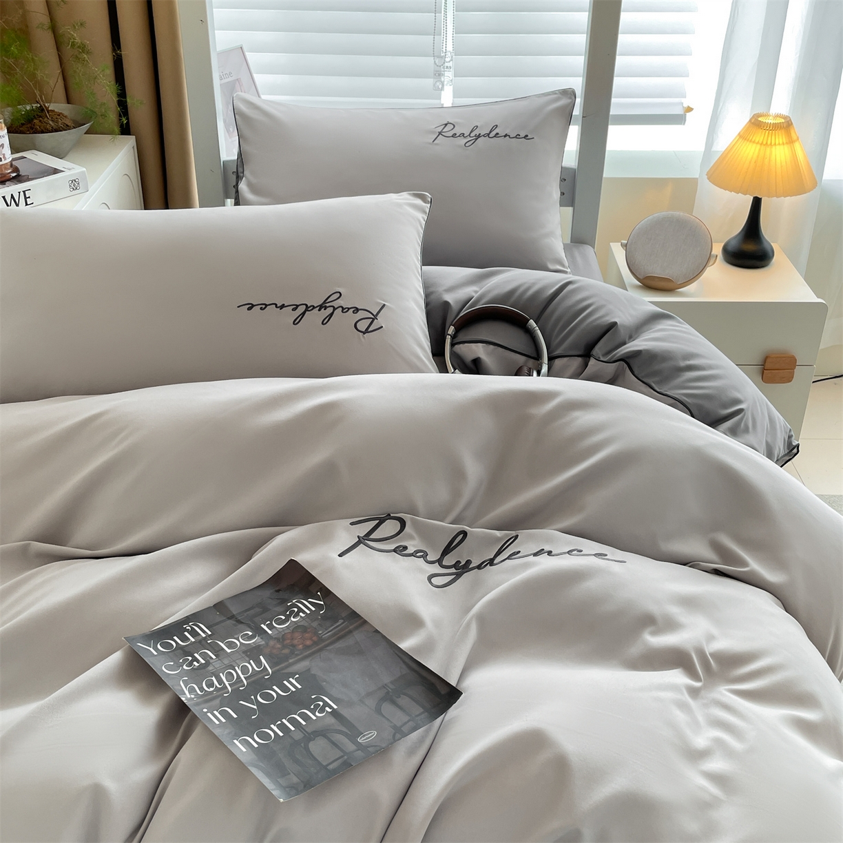 91家纺网 家纺一手货源 找家纺 笙意家纺 2025新款亲肤水洗棉麻绳款学生三件套-安琪系列 安琪-山灰+中灰