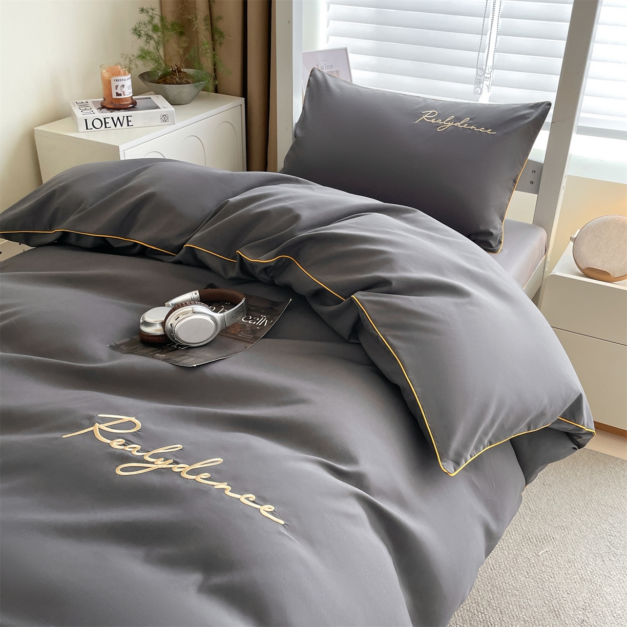 91家纺网 家纺一手货源 找家纺 笙意家纺 2025新款亲肤水洗棉麻绳款学生三件套-安琪系列 安琪-高级灰