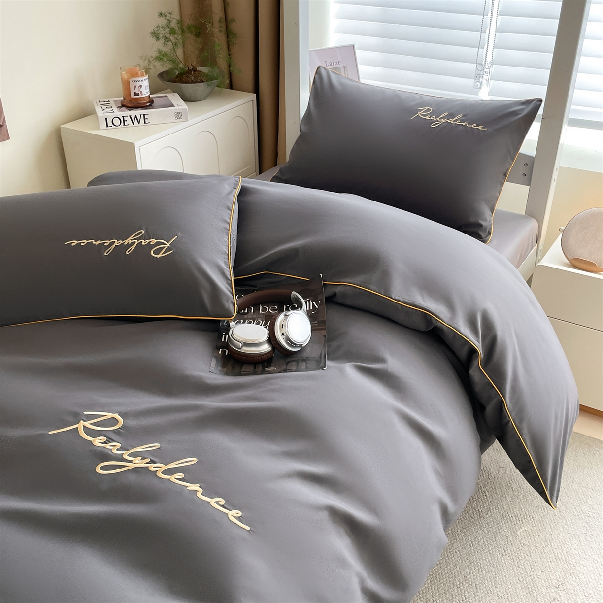 91家纺网 家纺一手货源 找家纺 笙意家纺 2025新款亲肤水洗棉麻绳款学生三件套-安琪系列 安琪-高级灰