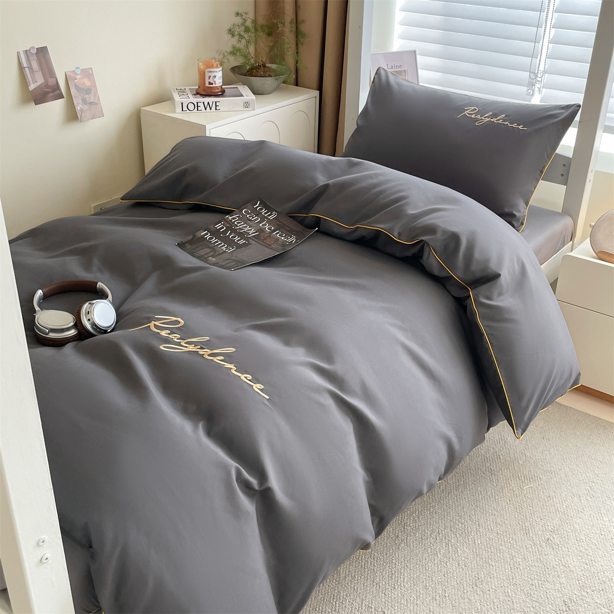 91家纺网 家纺一手货源 找家纺 笙意家纺 2025新款亲肤水洗棉麻绳款学生三件套-安琪系列 安琪-高级灰