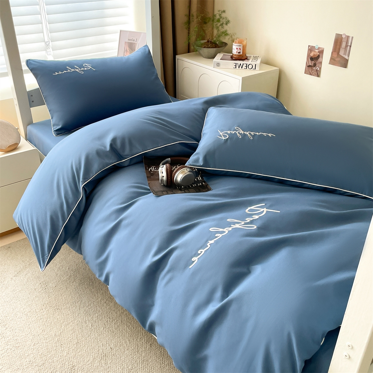 91家纺网 家纺一手货源 找家纺 笙意家纺 2025新款亲肤水洗棉麻绳款学生三件套-安琪系列 安琪-宾利蓝