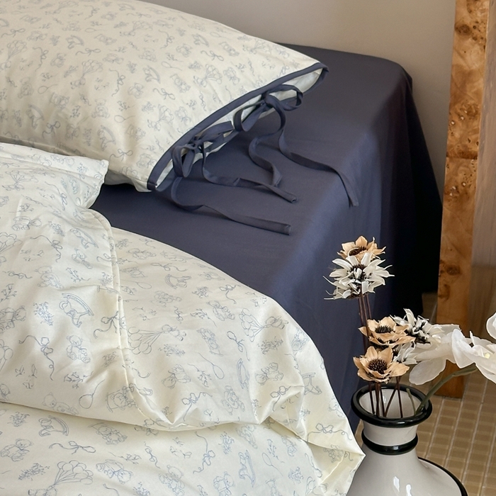 91家纺网 家纺一手货源 找家纺 尺素2025新款 纯棉蝴蝶结绑带款四件套少女心可爱枕套儿童卡通纯棉三件套1.8床笠加大床单民宿床品 绑带款小熊物语-藏青