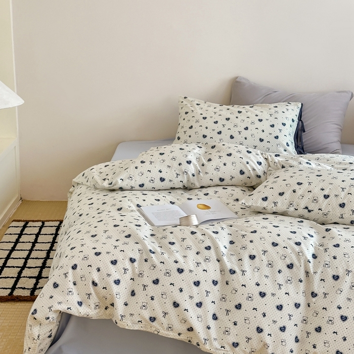 91家纺网 家纺一手货源 找家纺 尺素2025新款 纯棉蝴蝶结绑带款四件套少女心可爱枕套儿童卡通纯棉三件套1.8床笠加大床单民宿床品 绑带款熊熊乐园-浅蓝