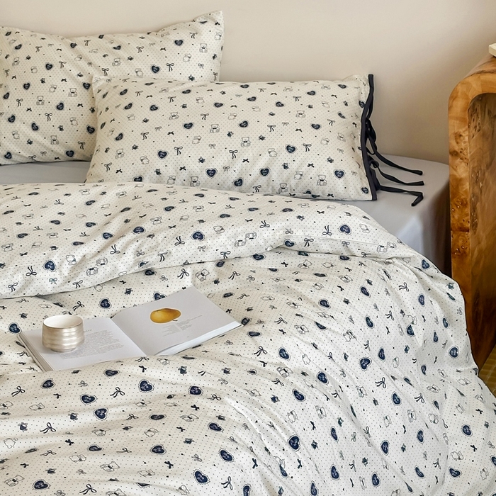 91家纺网 家纺一手货源 找家纺 尺素2025新款 纯棉蝴蝶结绑带款四件套少女心可爱枕套儿童卡通纯棉三件套1.8床笠加大床单民宿床品 绑带款熊熊乐园-浅蓝