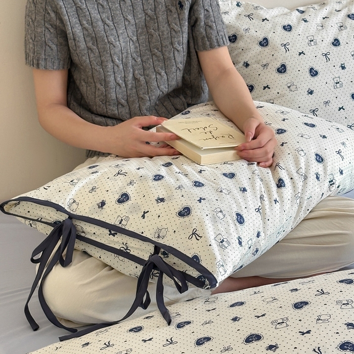 91家纺网 家纺一手货源 找家纺 尺素2025新款 纯棉蝴蝶结绑带款四件套少女心可爱枕套儿童卡通纯棉三件套1.8床笠加大床单民宿床品 绑带款熊熊乐园-浅蓝