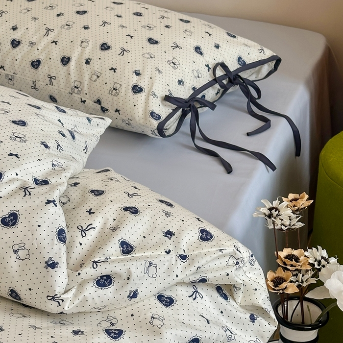 91家纺网 家纺一手货源 找家纺 尺素2025新款 纯棉蝴蝶结绑带款四件套少女心可爱枕套儿童卡通纯棉三件套1.8床笠加大床单民宿床品 绑带款熊熊乐园-浅蓝
