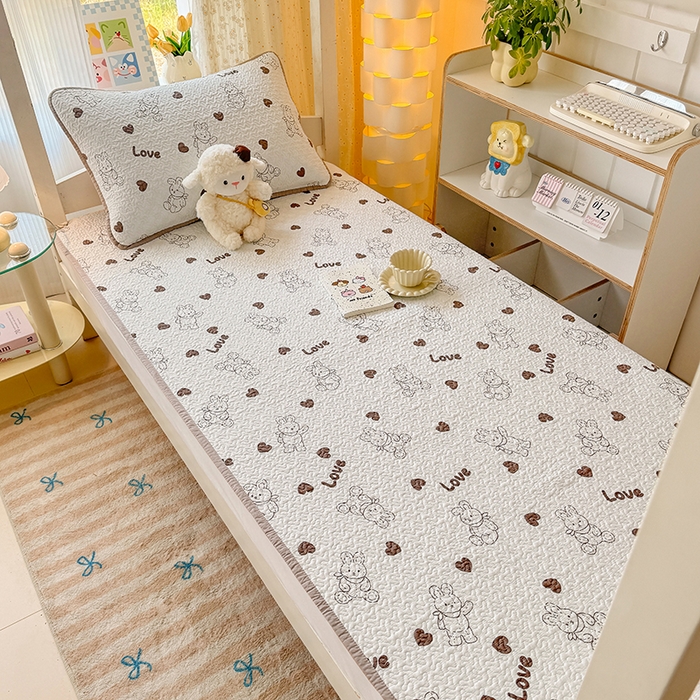 91家纺网 家纺一手货源 找家纺 期遇家居 2025新款13372全棉印花学生床盖双面纯棉宿舍床盖 布偶兔