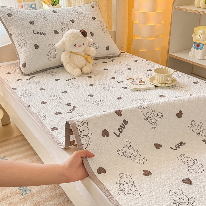 91家纺网 家纺一手货源 找家纺 期遇家居 2025新款13372全棉印花学生床盖双面纯棉宿舍床盖 布偶兔