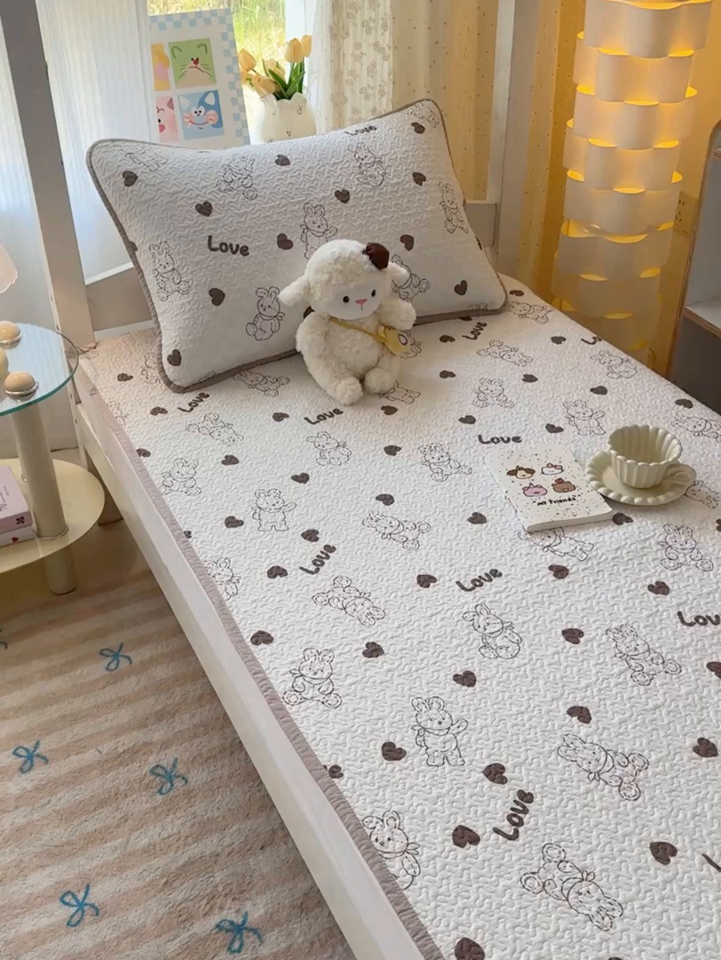 91家纺网 家纺一手货源 找家纺 期遇家居 2025新款13372全棉印花学生床盖双面纯棉宿舍床盖 布偶兔