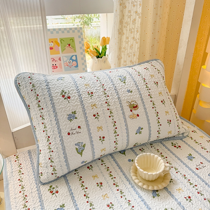 91家纺网 家纺一手货源 找家纺 期遇家居 2025新款13372全棉印花学生床盖双面纯棉宿舍床盖 草莓兔