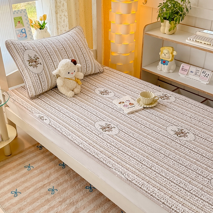 91家纺网 家纺一手货源 找家纺 期遇家居 2025新款13372全棉印花学生床盖双面纯棉宿舍床盖 卡茜欧