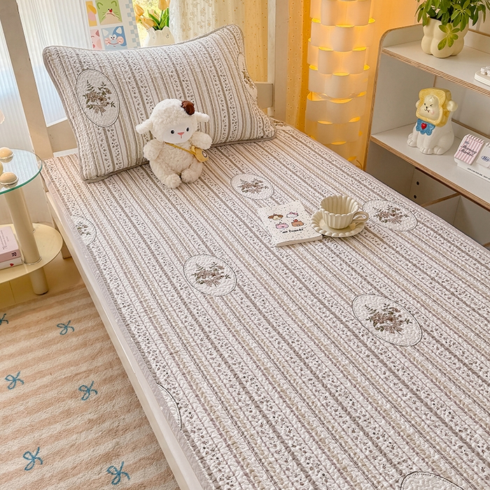 91家纺网 家纺一手货源 找家纺 期遇家居 2025新款13372全棉印花学生床盖双面纯棉宿舍床盖 卡茜欧