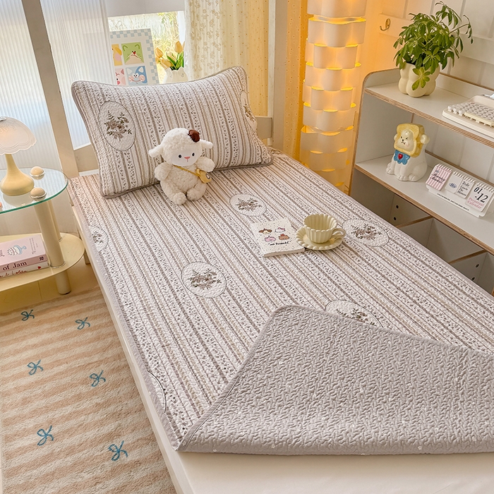 91家纺网 家纺一手货源 找家纺 期遇家居 2025新款13372全棉印花学生床盖双面纯棉宿舍床盖 卡茜欧