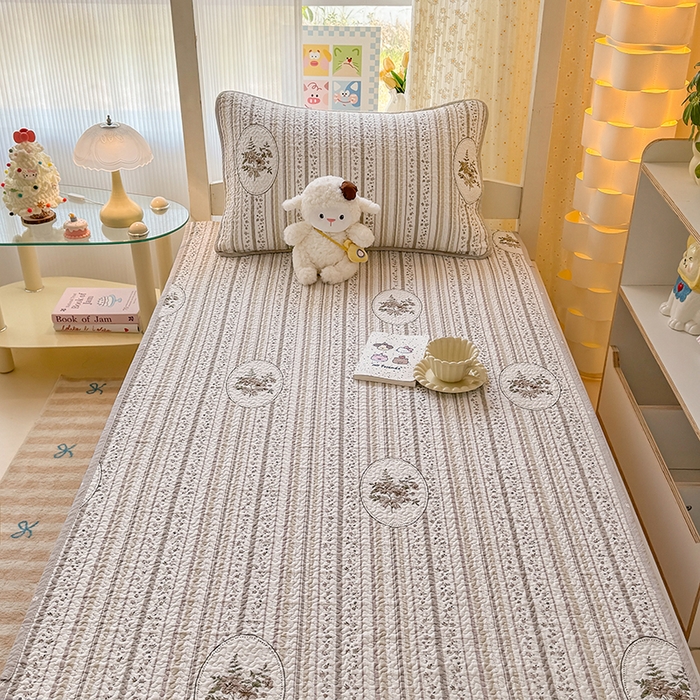 91家纺网 家纺一手货源 找家纺 期遇家居 2025新款13372全棉印花学生床盖双面纯棉宿舍床盖 卡茜欧