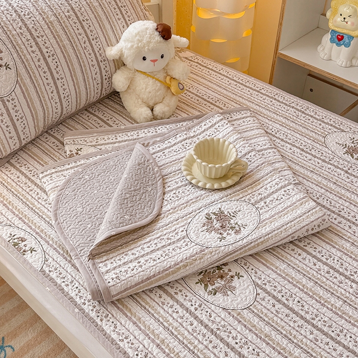 91家纺网 家纺一手货源 找家纺 期遇家居 2025新款13372全棉印花学生床盖双面纯棉宿舍床盖 卡茜欧