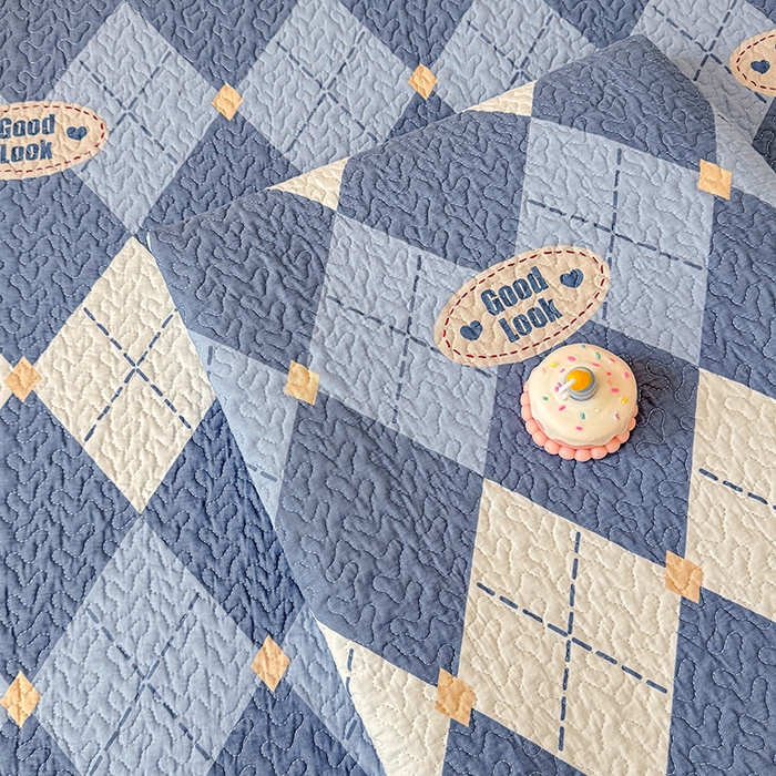 91家纺网 家纺一手货源 找家纺 期遇家居 2025新款13372全棉印花学生床盖双面纯棉宿舍床盖 蓝格子