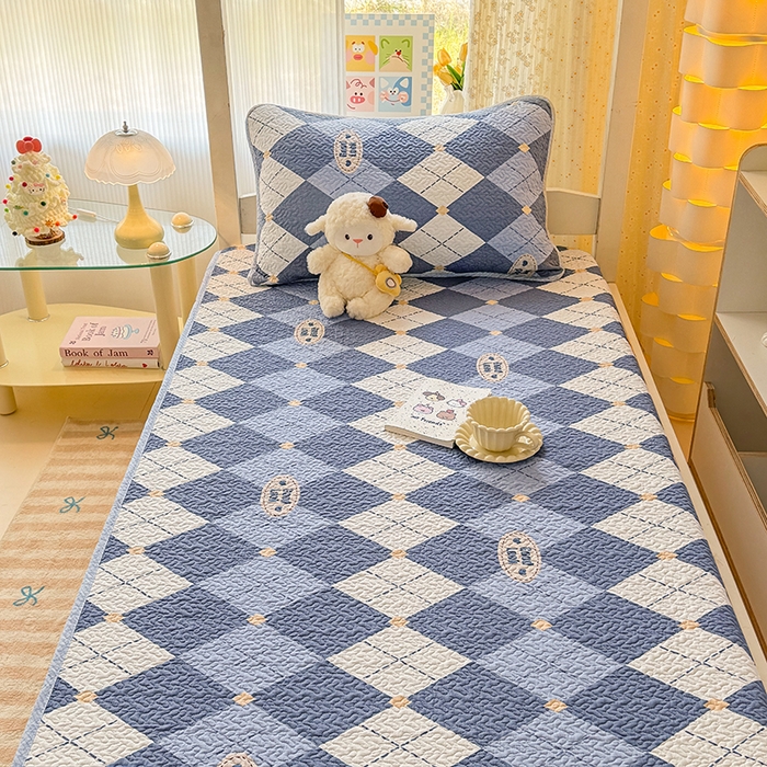 91家纺网 家纺一手货源 找家纺 期遇家居 2025新款13372全棉印花学生床盖双面纯棉宿舍床盖 蓝格子