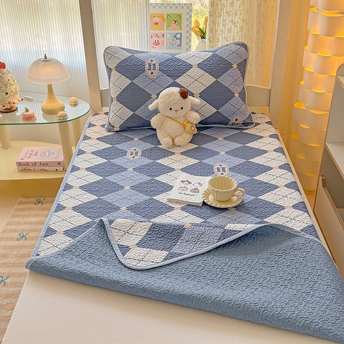 91家纺网 家纺一手货源 找家纺 期遇家居 2025新款13372全棉印花学生床盖双面纯棉宿舍床盖 蓝格子