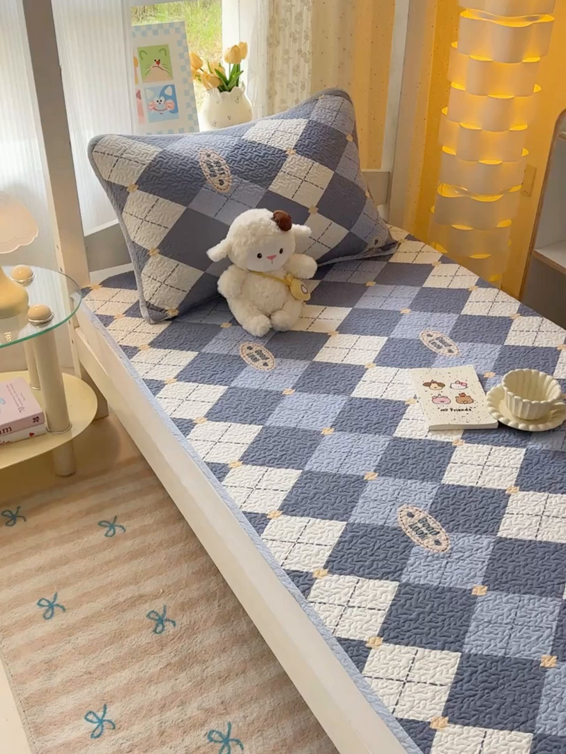 91家纺网 家纺一手货源 找家纺 期遇家居 2025新款13372全棉印花学生床盖双面纯棉宿舍床盖 蓝格子