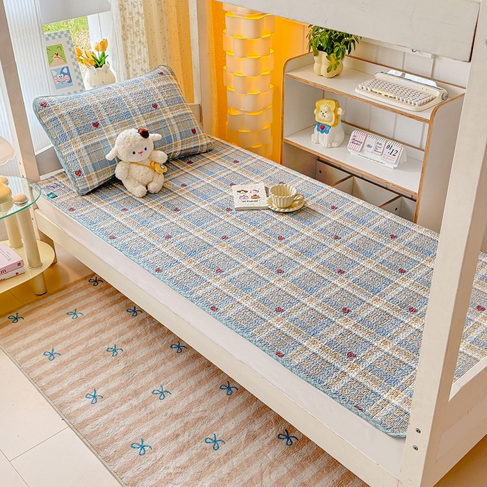 91家纺网 家纺一手货源 找家纺 期遇家居 2025新款13372全棉印花学生床盖双面纯棉宿舍床盖 律动爱心