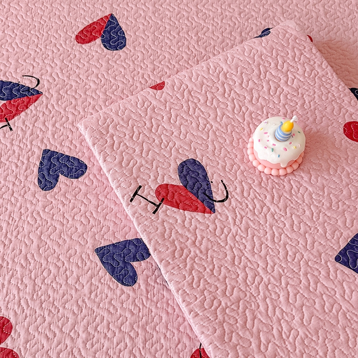 91家纺网 家纺一手货源 找家纺 期遇家居 2025新款13372全棉印花学生床盖双面纯棉宿舍床盖 摩登之恋