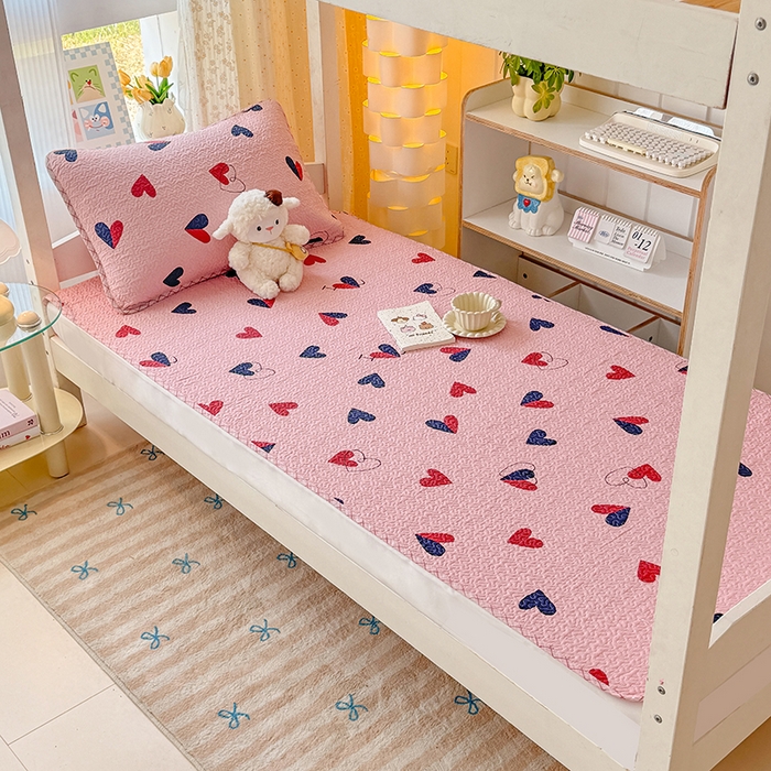 91家纺网 家纺一手货源 找家纺 期遇家居 2025新款13372全棉印花学生床盖双面纯棉宿舍床盖 摩登之恋