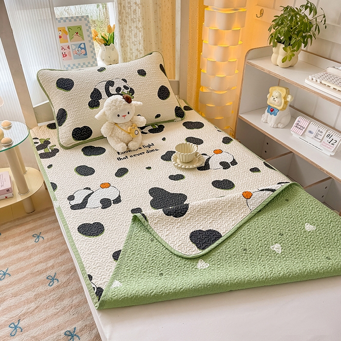 91家纺网 家纺一手货源 找家纺 期遇家居 2025新款13372全棉印花学生床盖双面纯棉宿舍床盖 香香熊猫