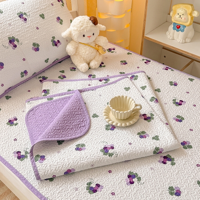 91家纺网 家纺一手货源 找家纺 期遇家居 2025新款13372全棉印花学生床盖双面纯棉宿舍床盖 紫葡萄